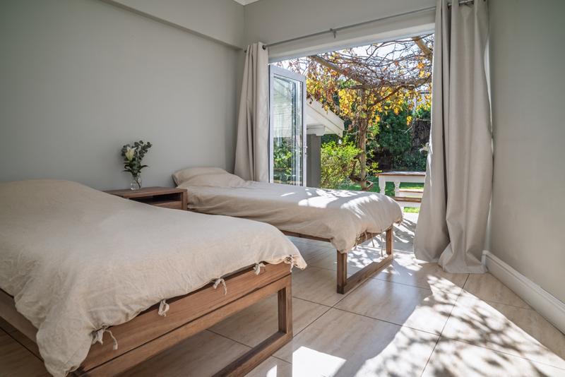 To Let 5 Bedroom Property for Rent in Crofters Valley Western Cape